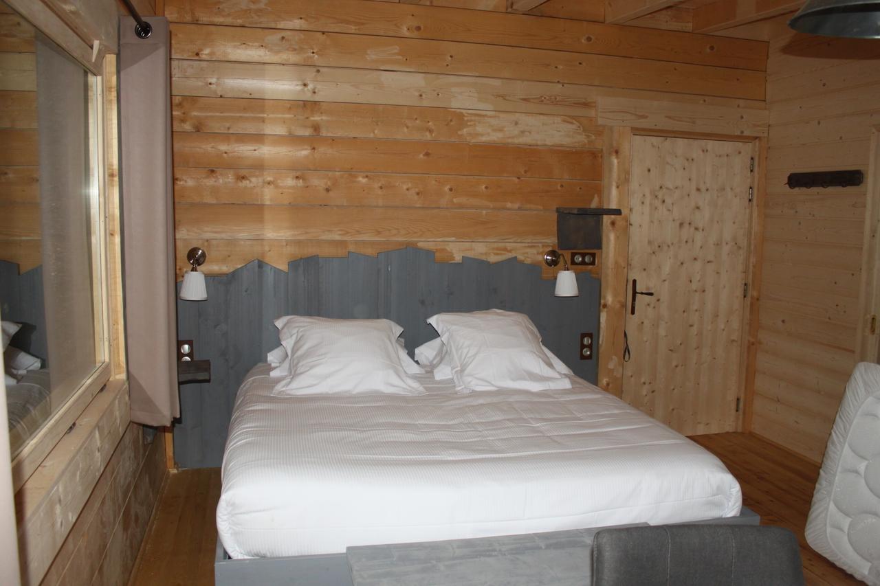 Les Cabanes Dans Les Bois Logis Hotel Villedubert Eksteriør billede
