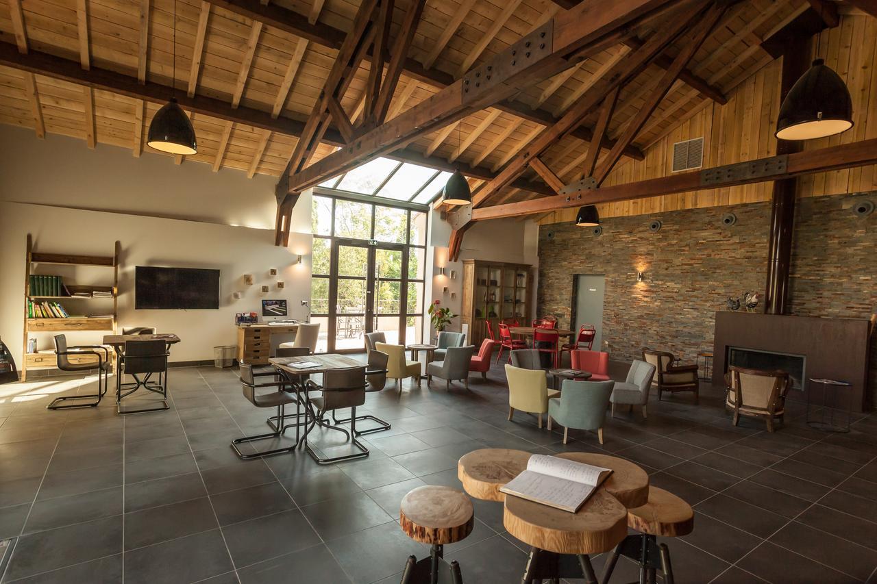 Les Cabanes Dans Les Bois Logis Hotel Villedubert Eksteriør billede